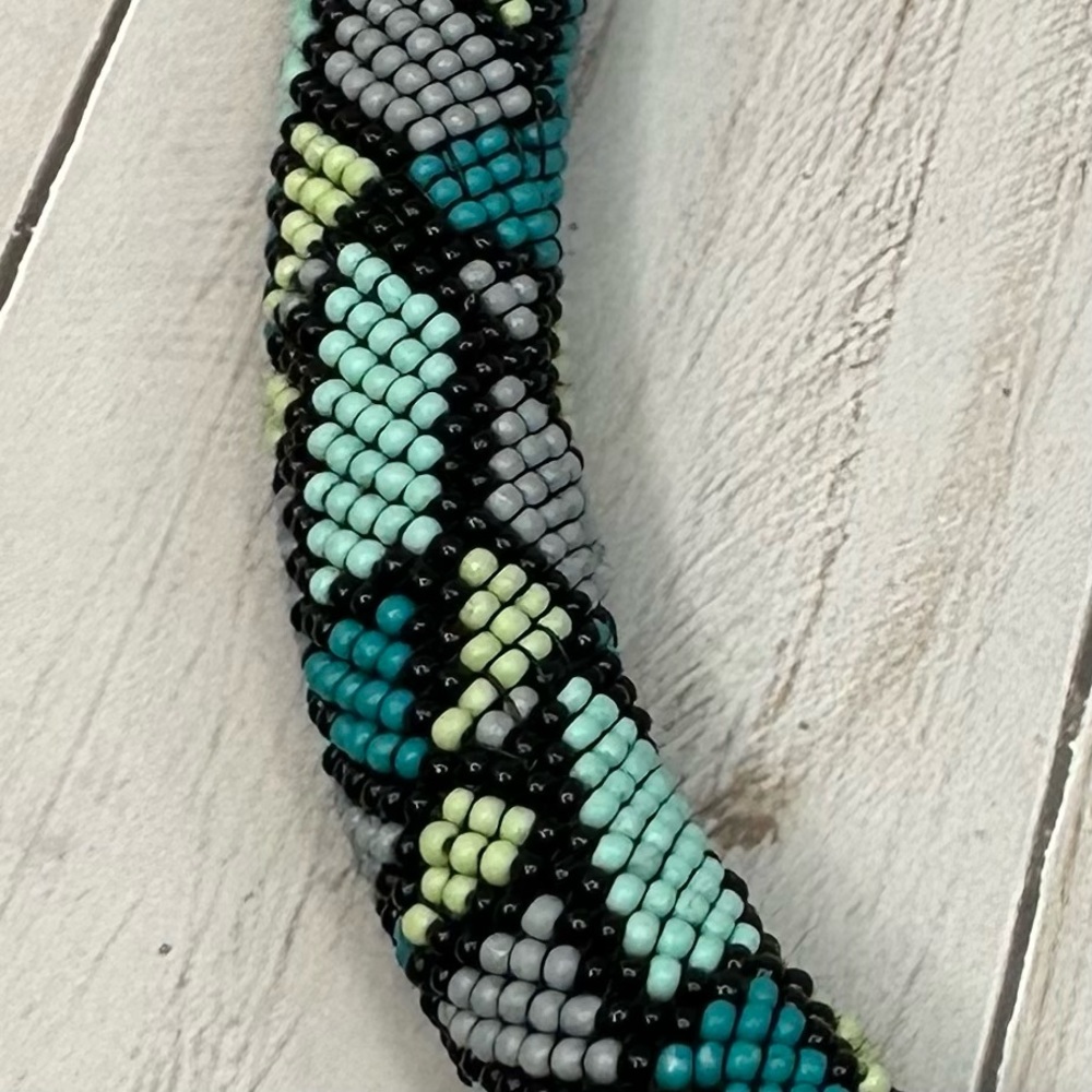 Seed Bead Geometric Design Tube Necklace Blue Tones - Picture 3 of 3